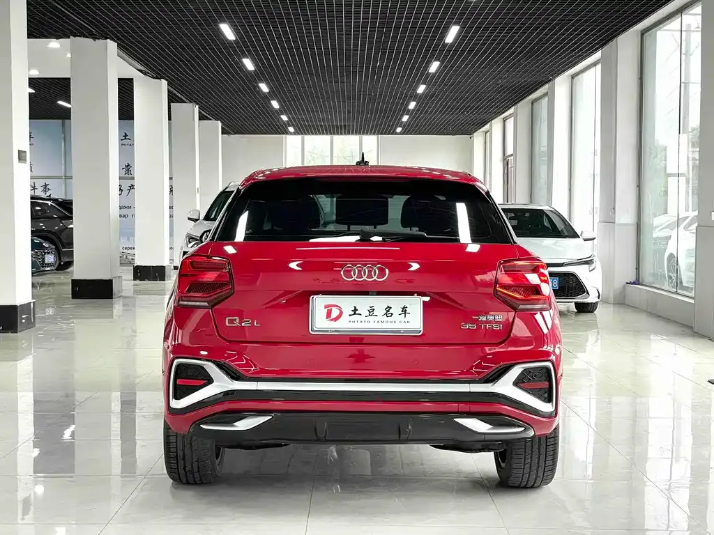 Audi Q2L — фото 5