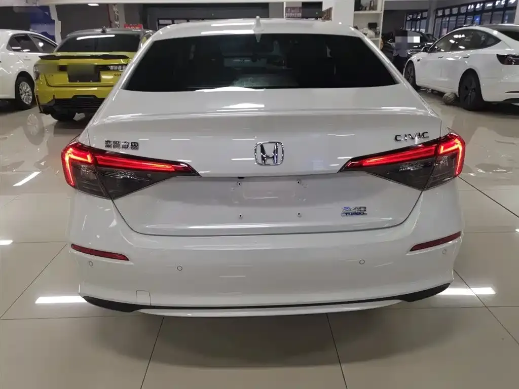Honda Civic 2022 из CN, фото 2