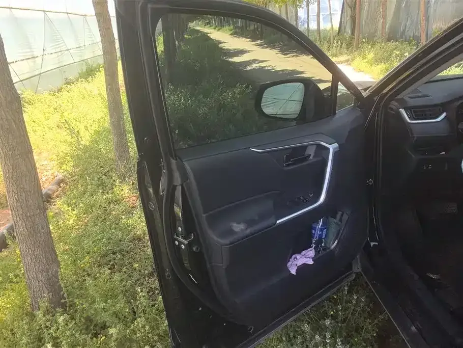 Toyota RAV4 2023 из CN, фото 8