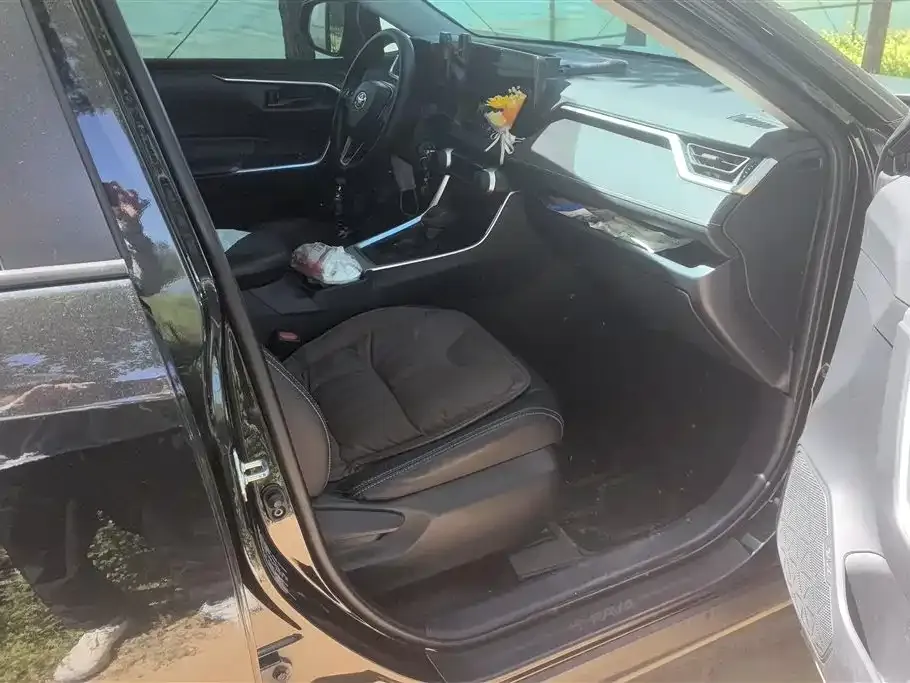 Toyota RAV4 2023 из CN, фото 5