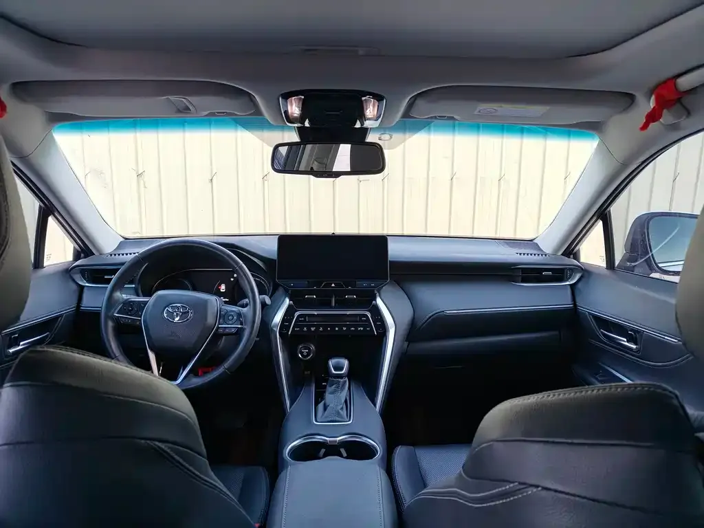 Toyota Harrier — фото 5