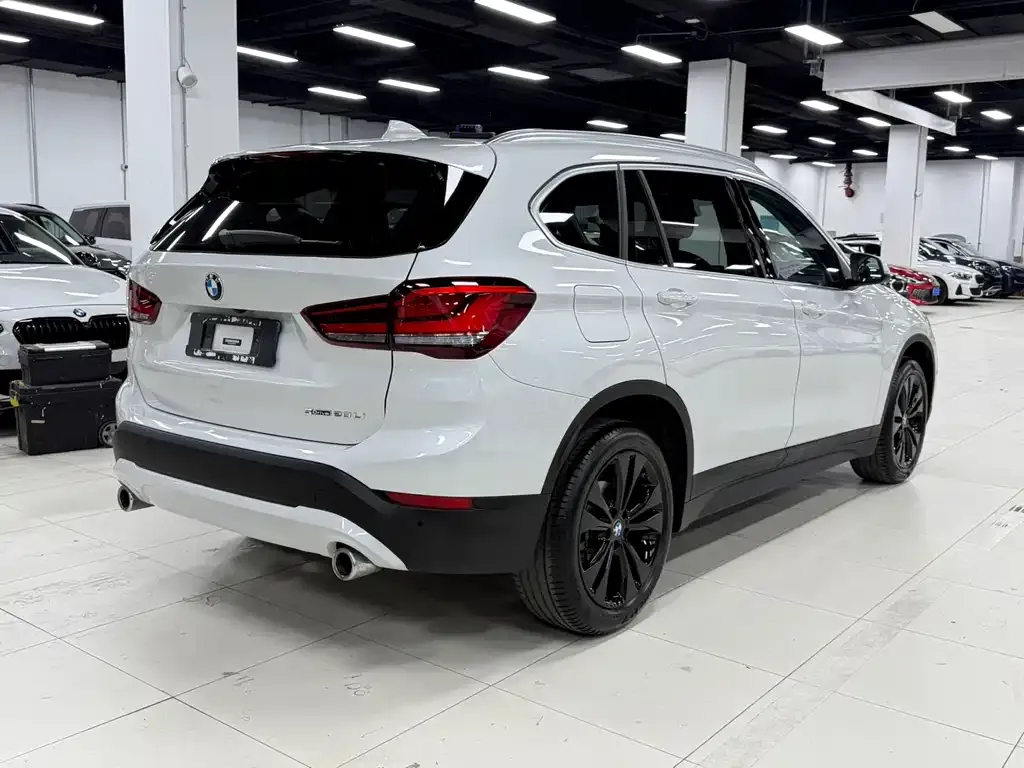 BMW X1 — фото 7