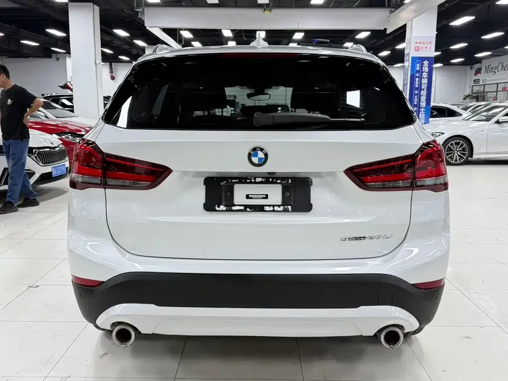 BMW X1 — фото 8