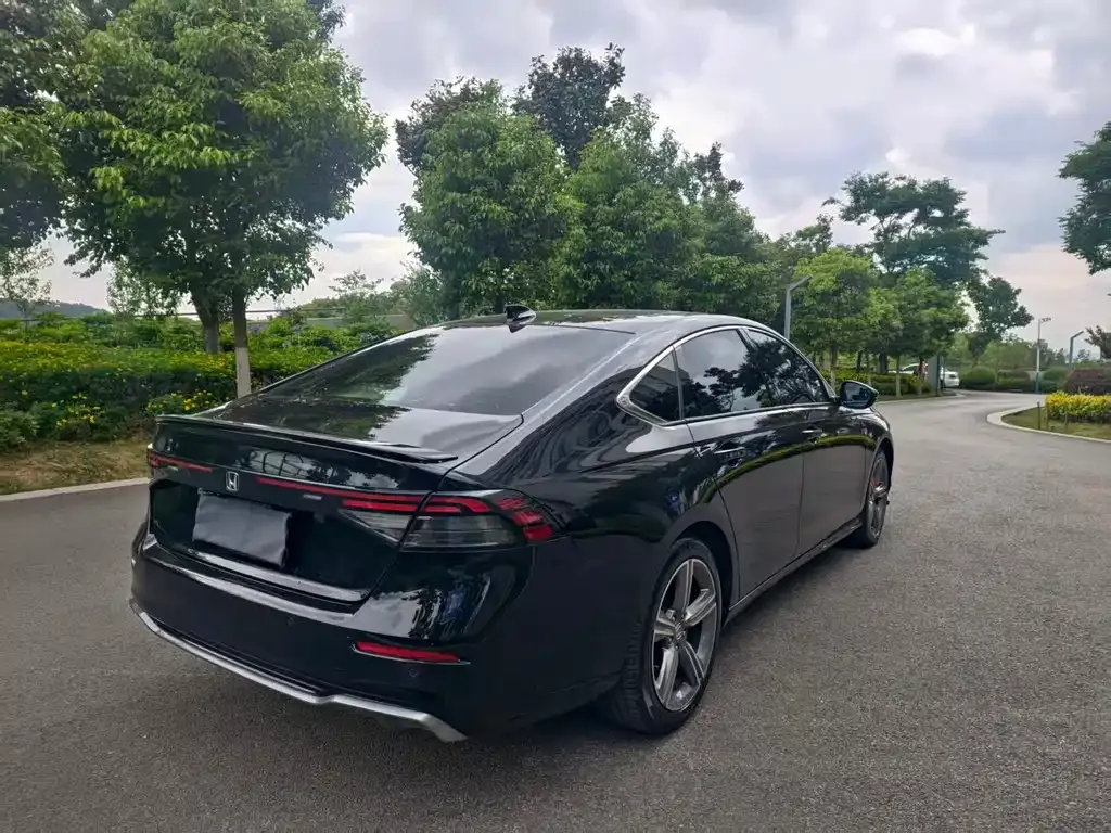 Honda Accord — фото 8