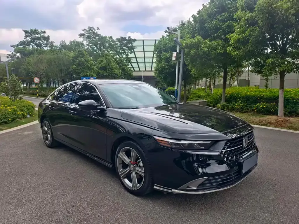 Honda Accord — фото 10