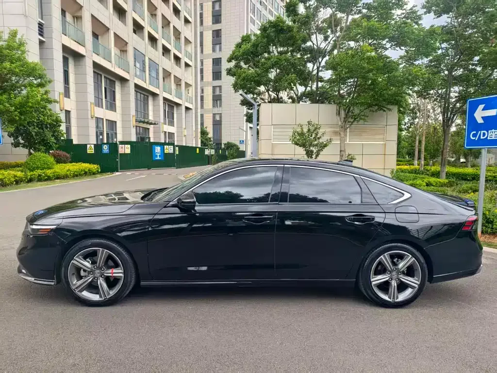 Honda Accord — фото 9