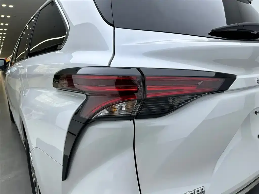 Toyota Sienna 2023 из CN, фото 8