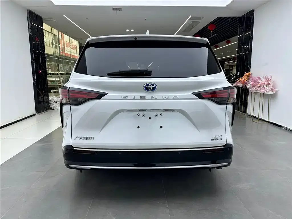Toyota Sienna 2023 из CN, фото 10