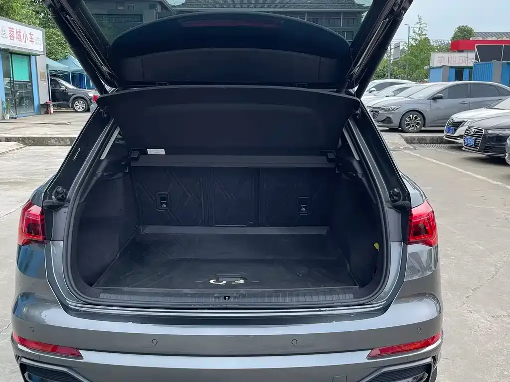 Audi Q3 2023 из CN, фото 8