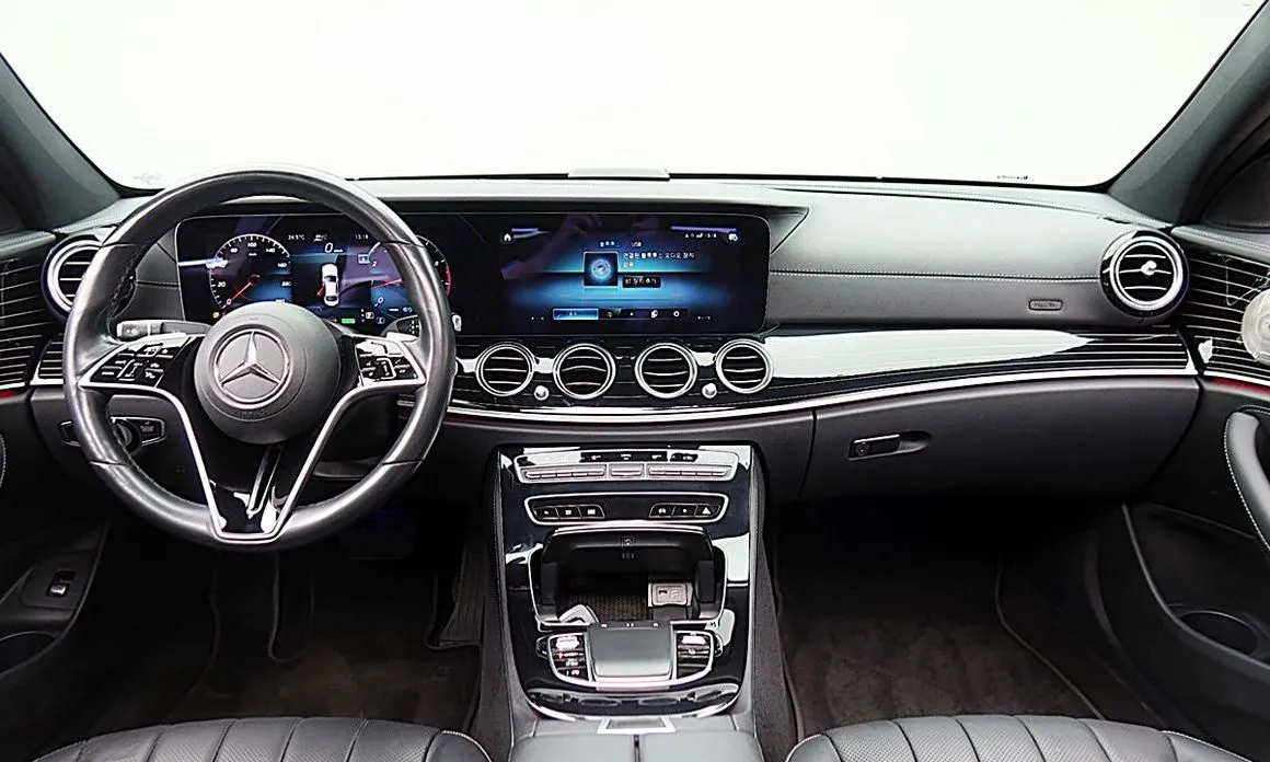 Mercedes-Benz E-Class — фото 7