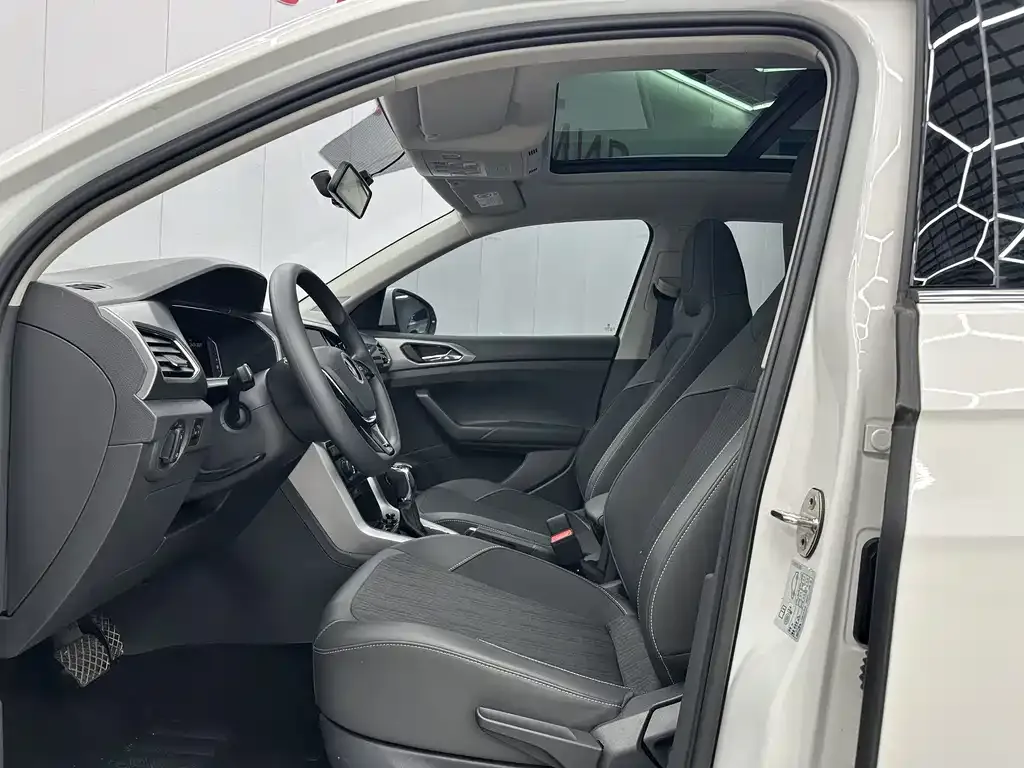 Volkswagen T-Cross — фото 4