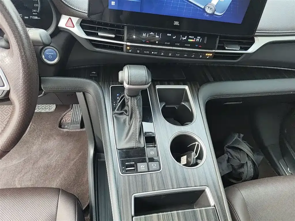 Toyota Sienna — фото 9