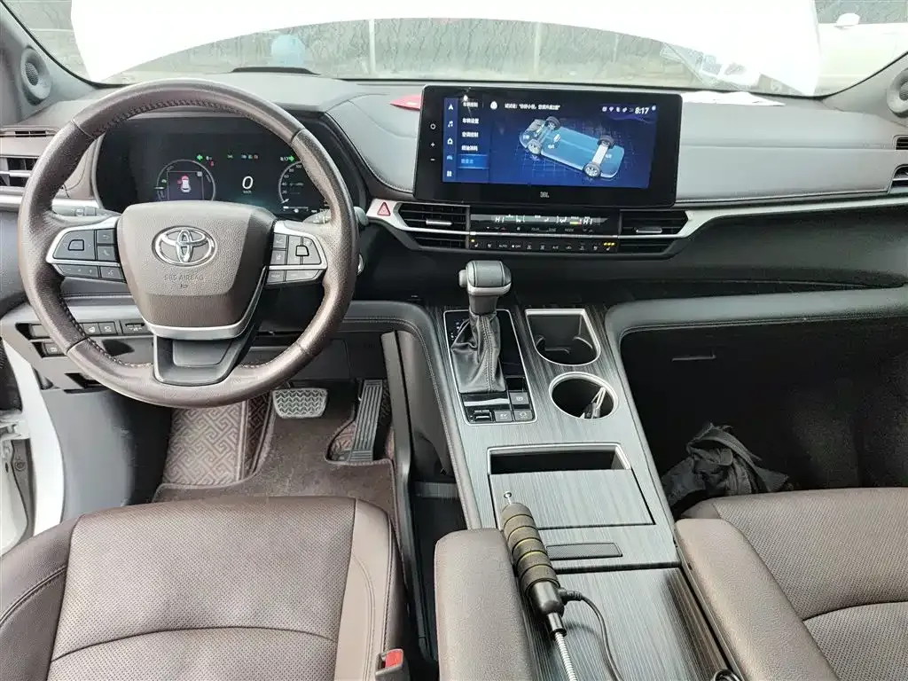 Toyota Sienna — фото 10