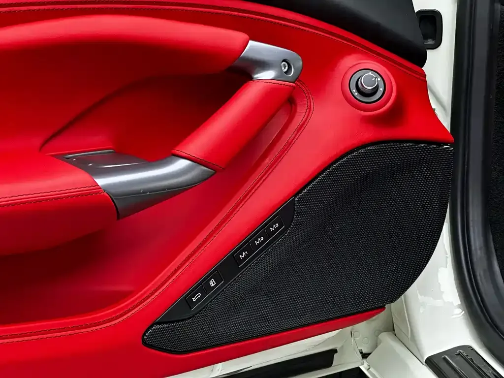 Ferrari F8 — фото 9