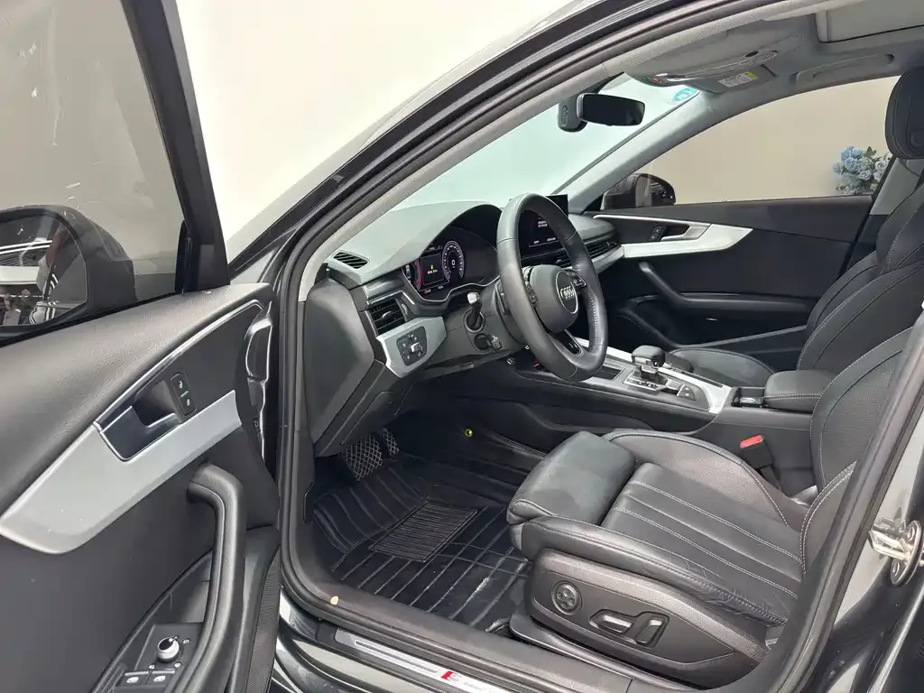 Audi A4L 2024 из CN, фото 9