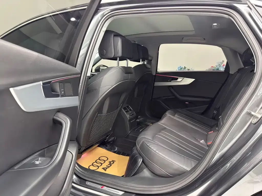 Audi A4L 2024 из CN, фото 6
