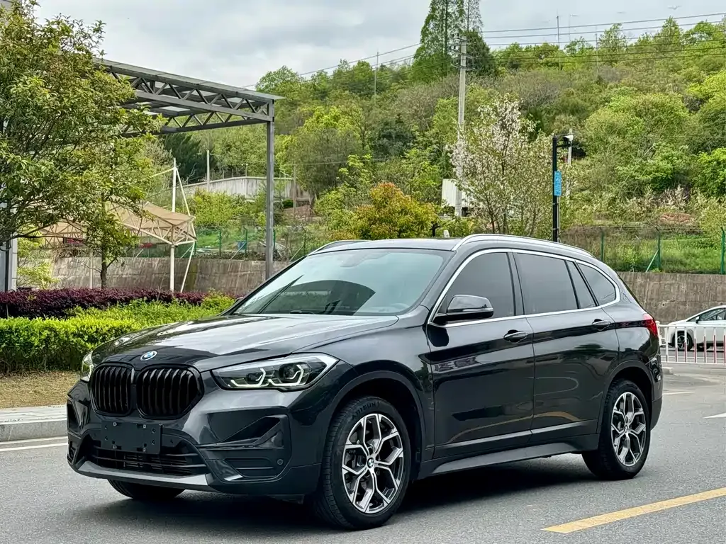BMW X1 — фото 1