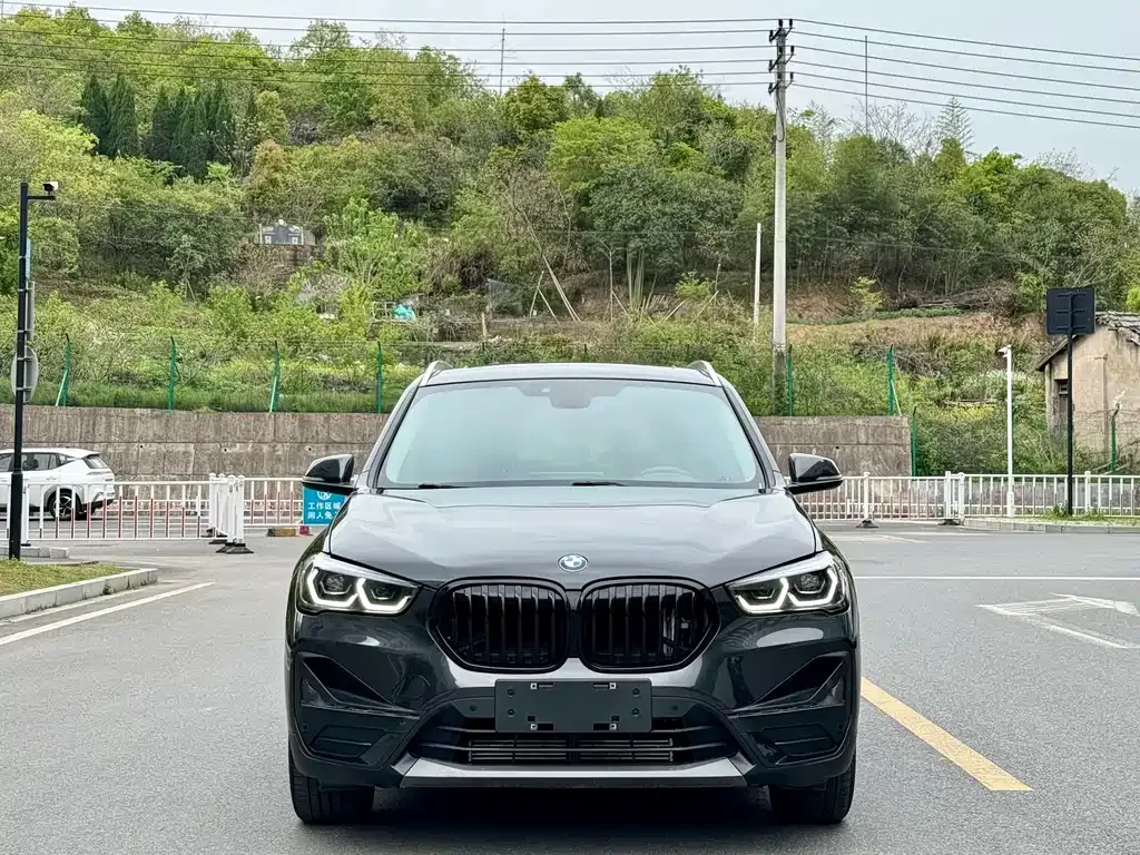 BMW X1 — фото 8