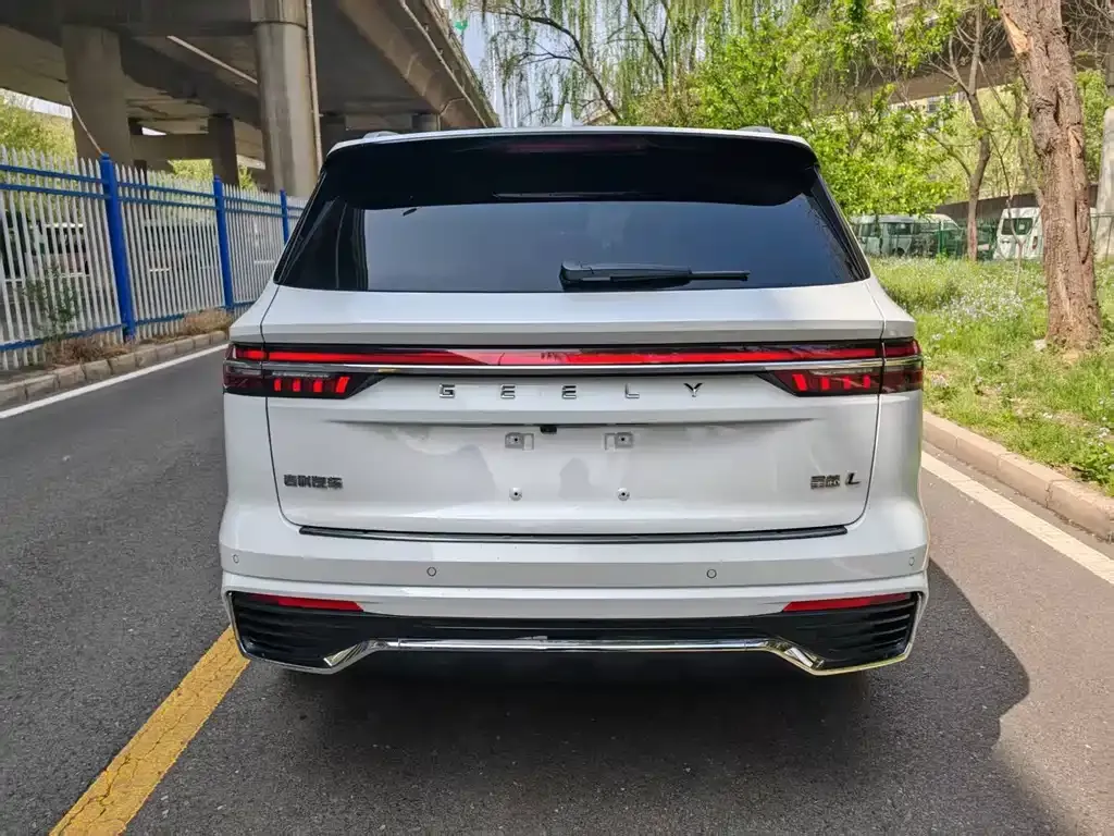 Geely Xingyue L — фото 10
