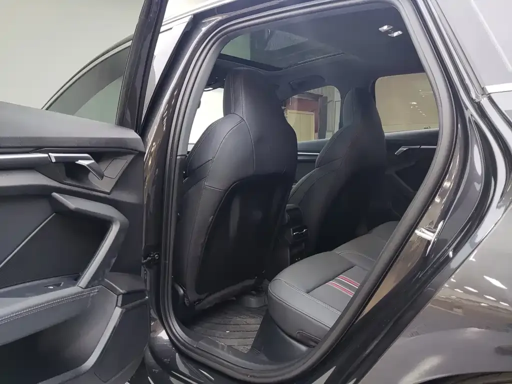 Audi A3 2023 из CN, фото 9