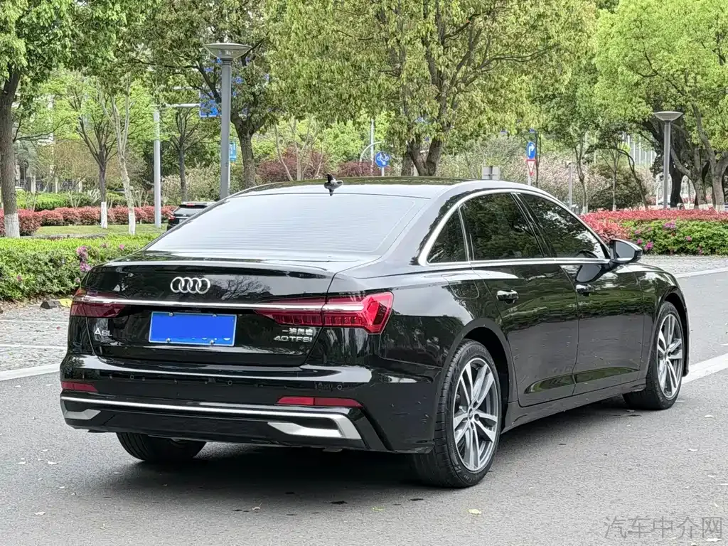 Audi A6L — фото 10