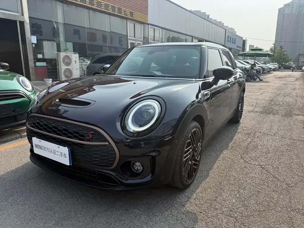 MINI Clubman — фото 1