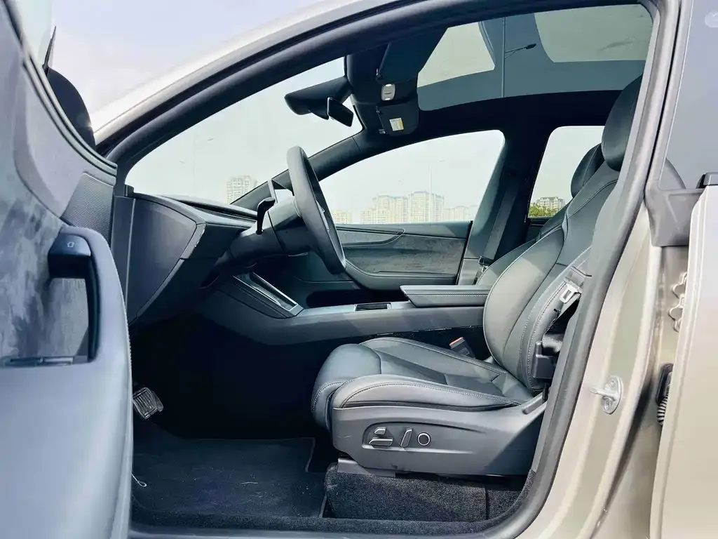 Tesla Model Y L 2025 из CN, фото 6