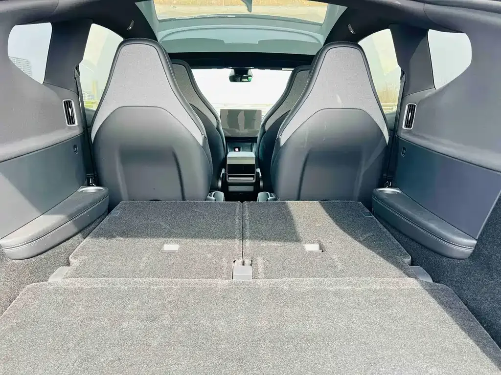 Tesla Model Y L 2025 из CN, фото 10