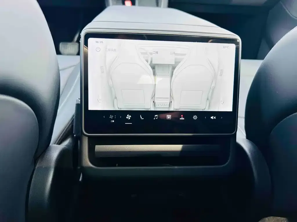 Tesla Model Y L 2025 из CN, фото 2