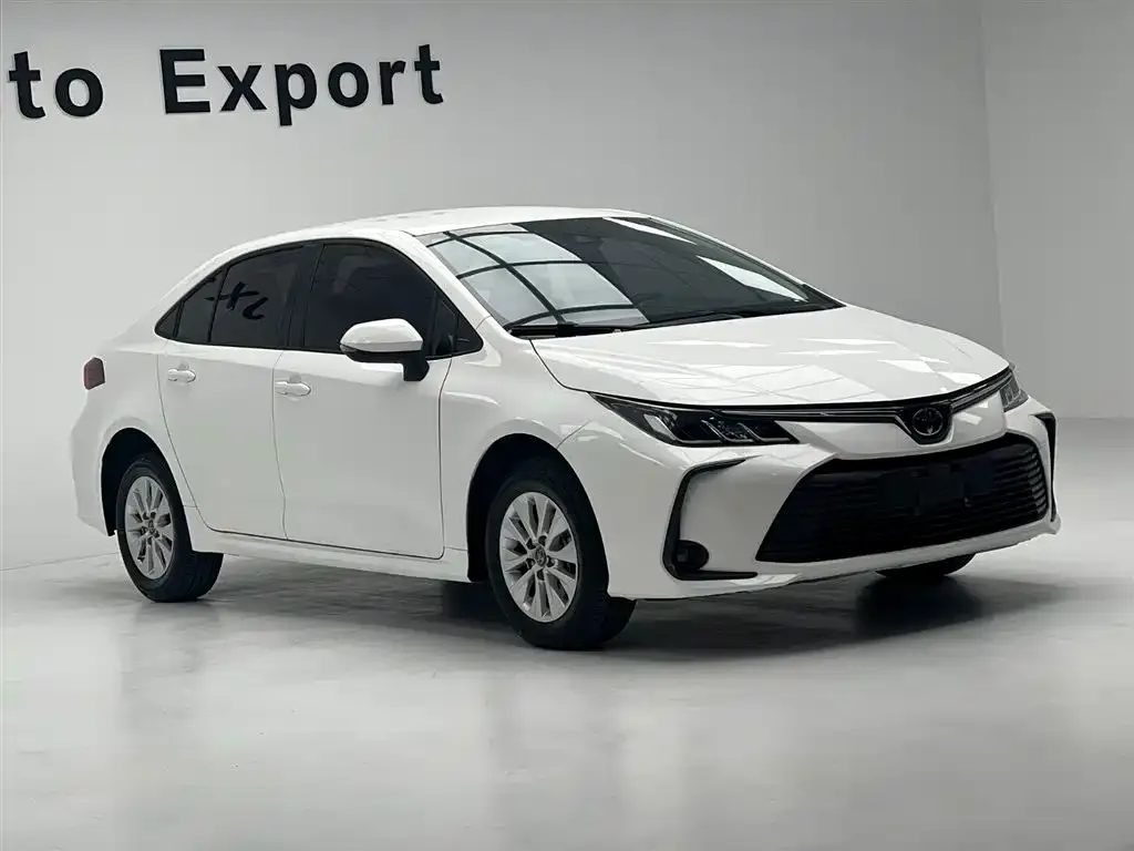 Toyota Corolla — фото 7