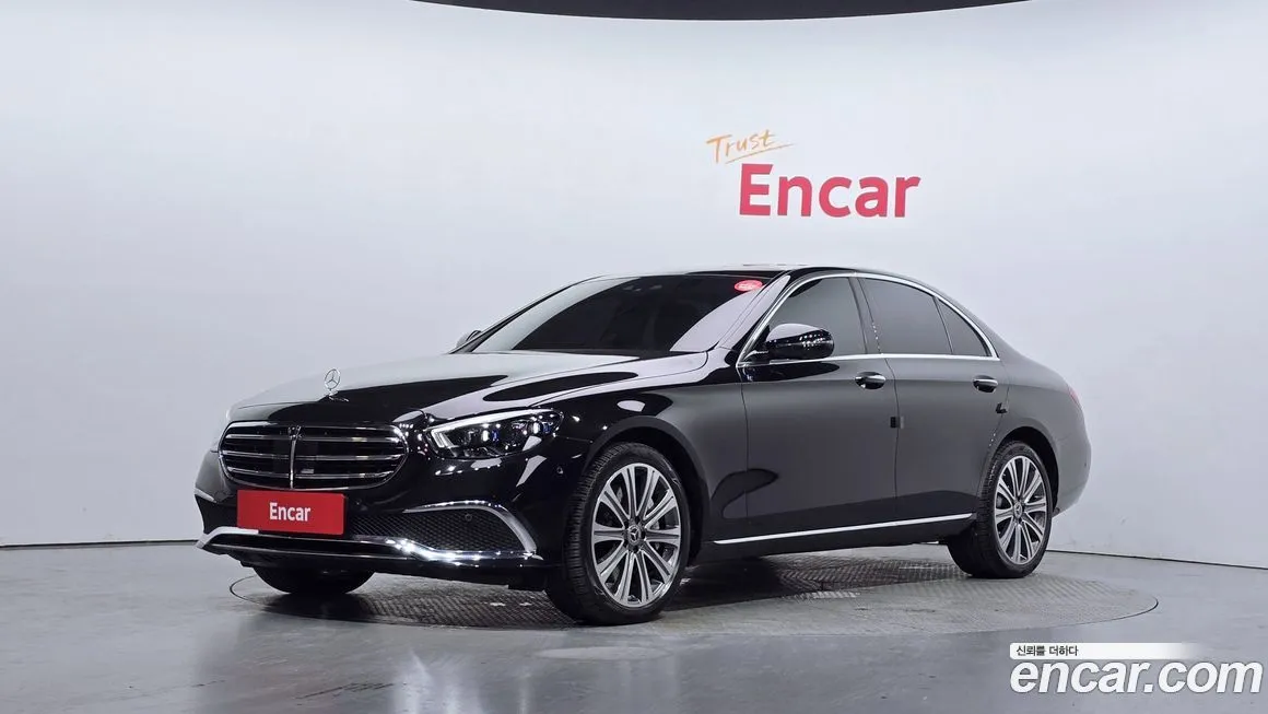 Mercedes-Benz E-Class — фото 1