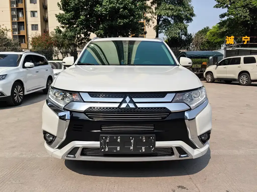 Mitsubishi Outlander 2021 из CN, фото 6