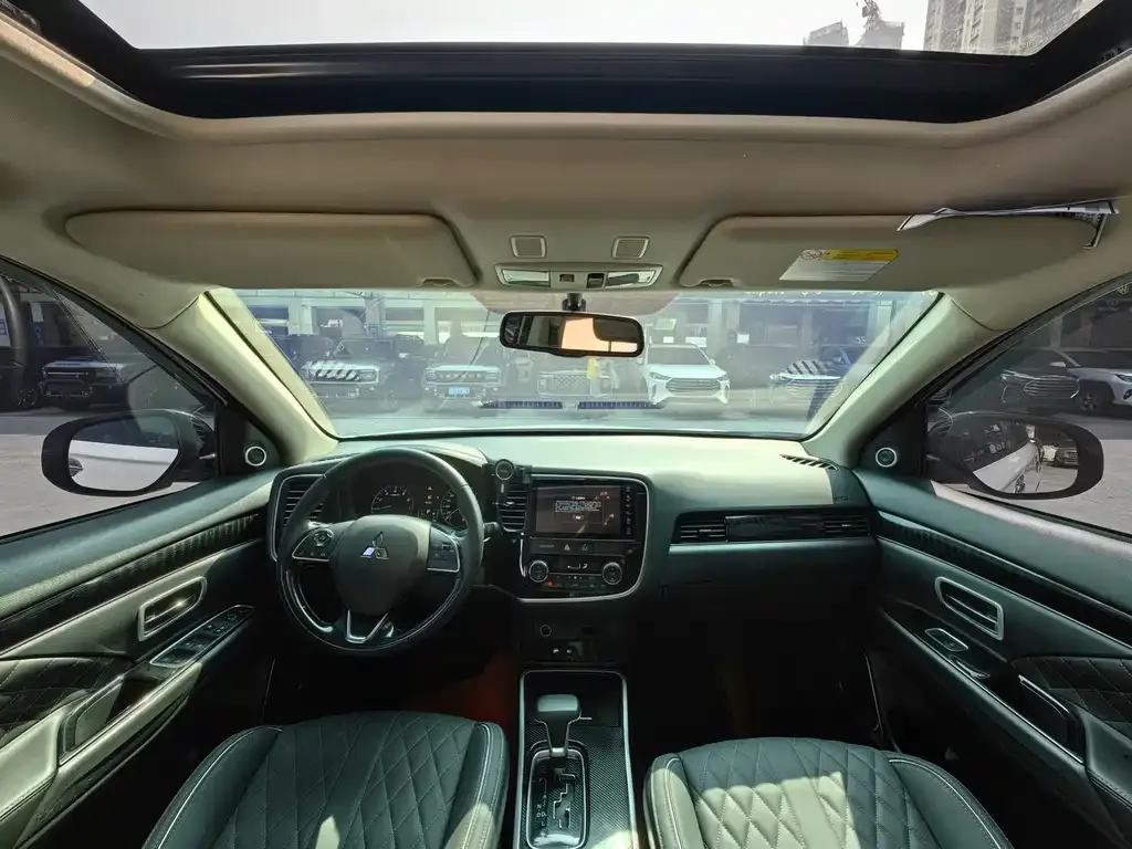 Mitsubishi Outlander 2021 из CN, фото 4