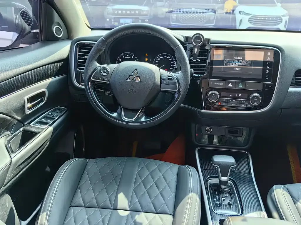 Mitsubishi Outlander 2021 из CN, фото 3