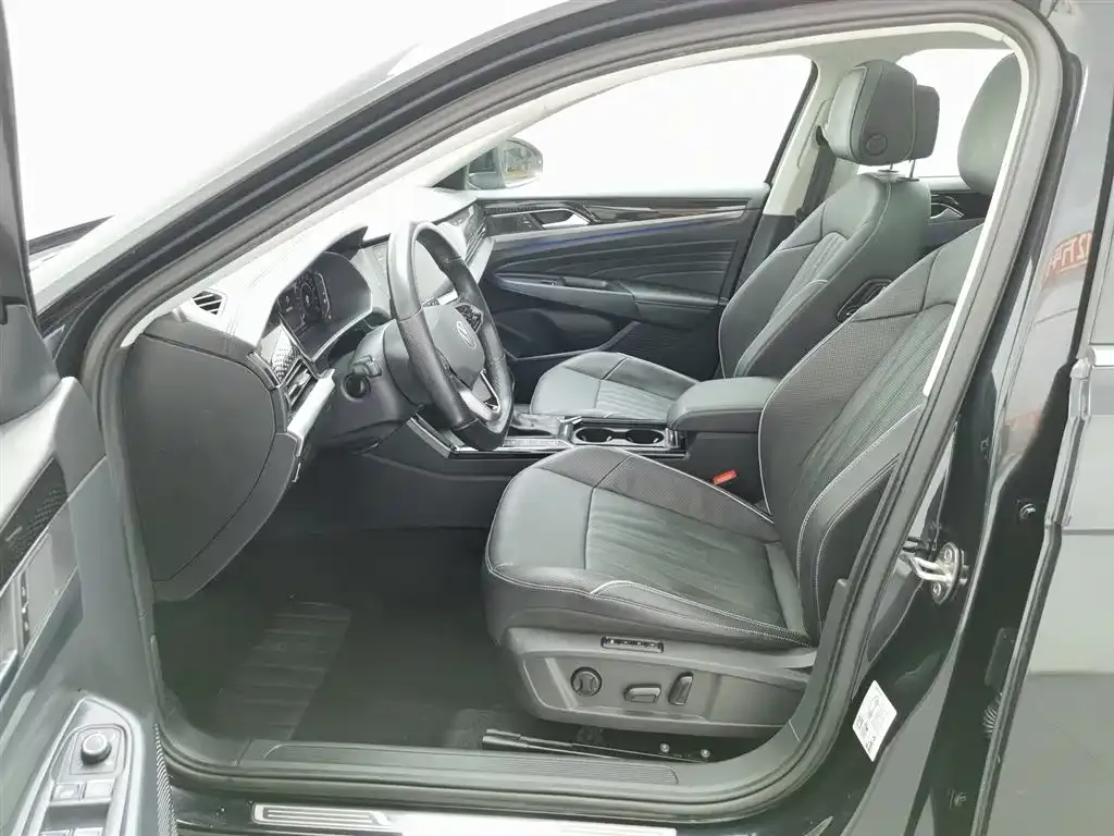 Volkswagen Passat New Energy — фото 8