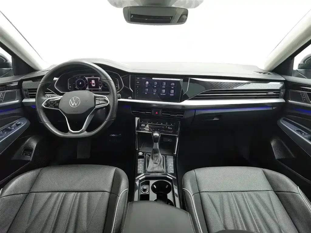 Volkswagen Passat New Energy — фото 10