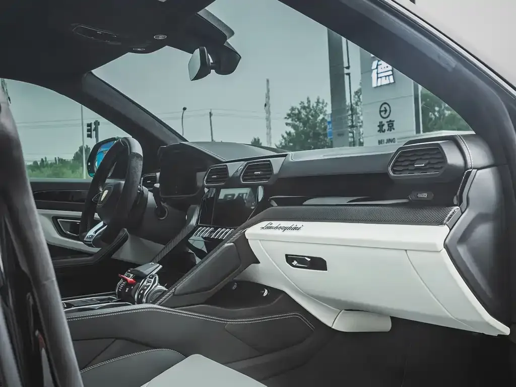 Lamborghini Urus — фото 2