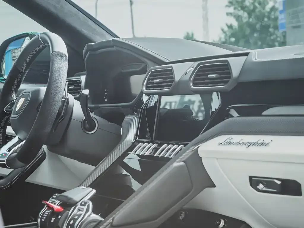 Lamborghini Urus — фото 6