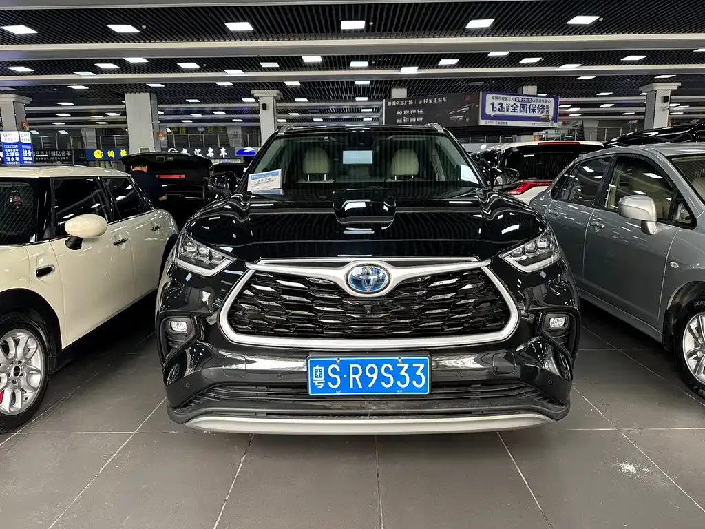Toyota Highlander — фото 7