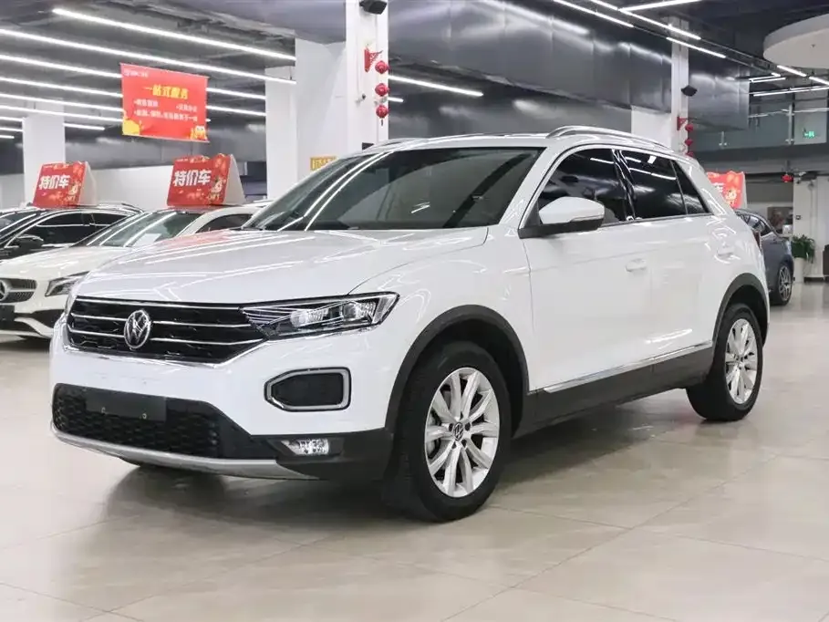 Volkswagen T-Roc — фото 1