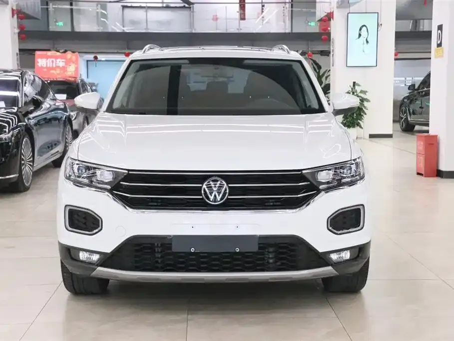 Volkswagen T-Roc — фото 9