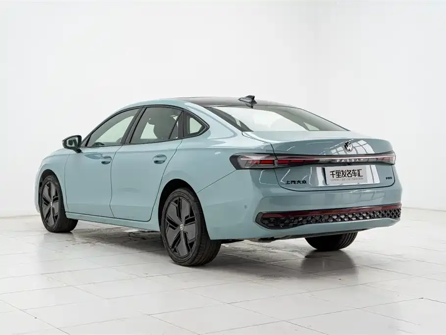 Volkswagen Passat — фото 4
