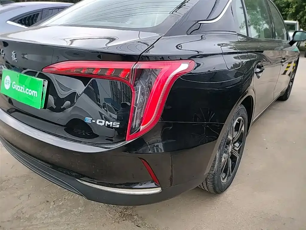 Hongqi E-QM5 — фото 10