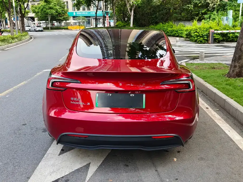 Tesla Model 3 — фото 6