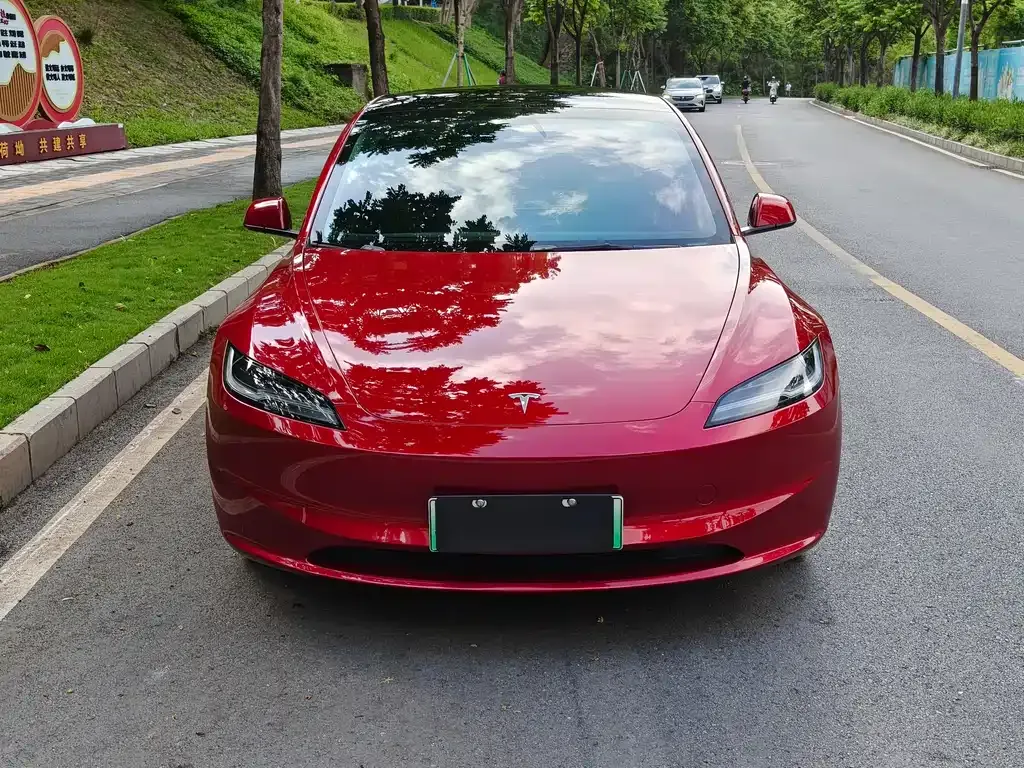 Tesla Model 3 — фото 7
