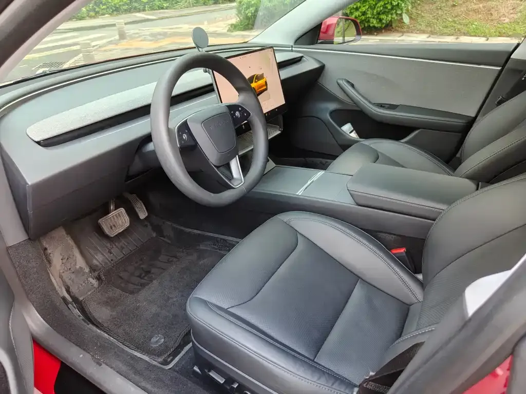 Tesla Model 3 — фото 2