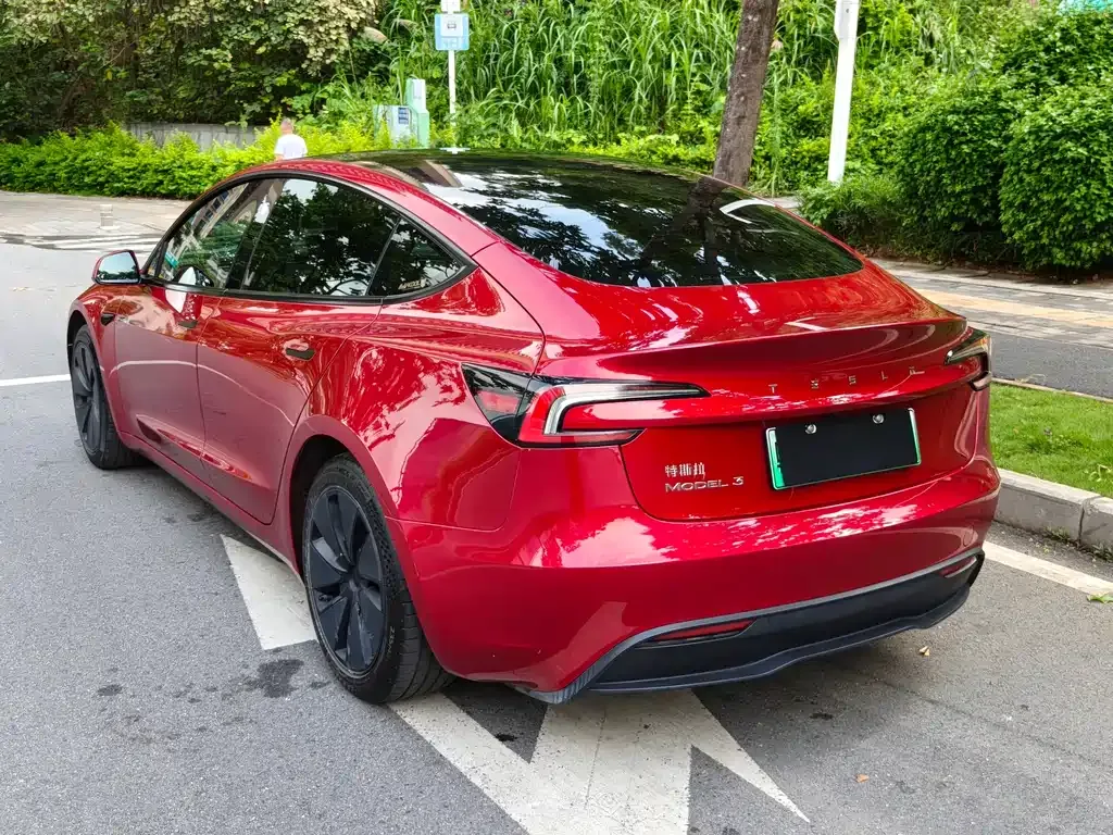 Tesla Model 3 — фото 8