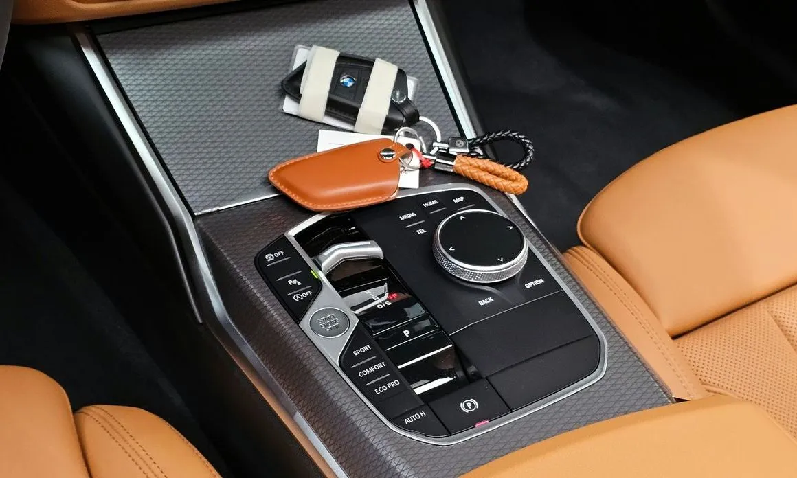 BMW 3-Series 2025 из KR, фото 4