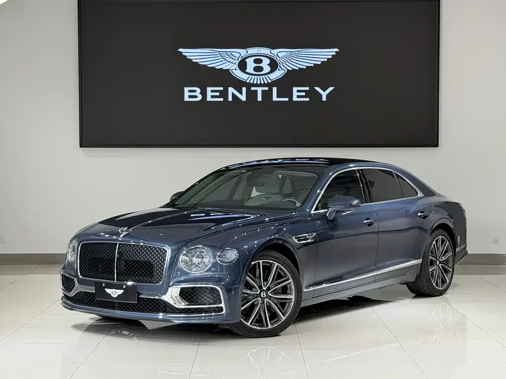 Bentley Flying Spur — фото 1