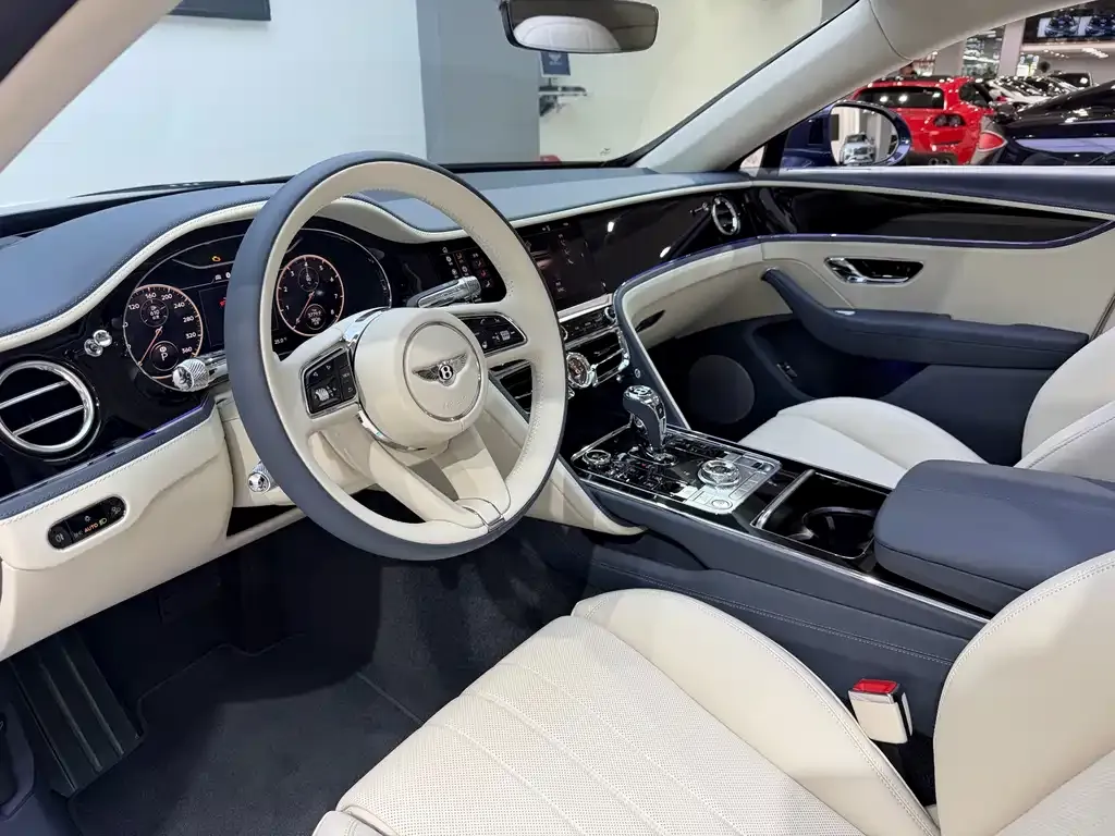 Bentley Flying Spur — фото 6